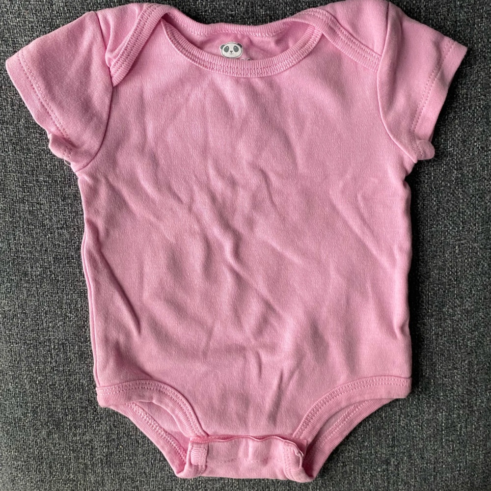 5/$10 BNWOT Baby Onesie  (9 months)